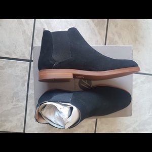 Tonti suede Chelsea boots/Clark’s size US 10